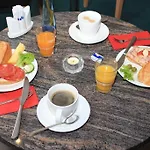 מלון Brunnen 3*